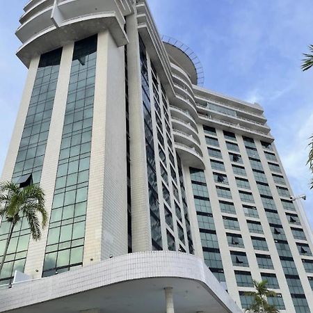 Flat No Condominio Do Edificio Tropical Executive E Residence Com Vista Para O Rio Manaus Luaran gambar