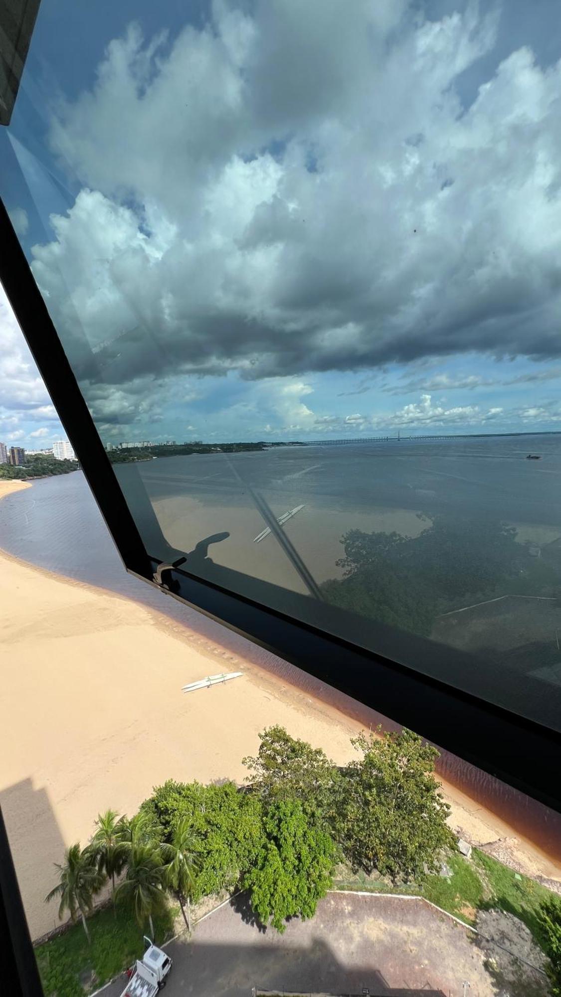 Flat No Condominio Do Edificio Tropical Executive E Residence Com Vista Para O Rio Manaus Luaran gambar